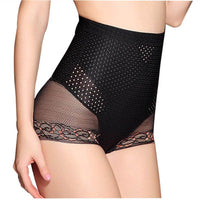 Culotte sculptante en dentelle noire avec effet gainant pour ventre plat et hanches, sexy et légère.