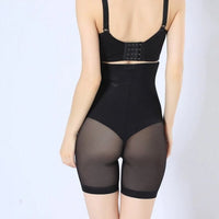 Panty montant en voile douceur sculptant, offrant un effet amincissant et une silhouette lisse.
