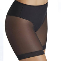 Panty taille mi-basse en voile douce, sculptant, idéal pour affiner la silhouette et lisser les cuisses.